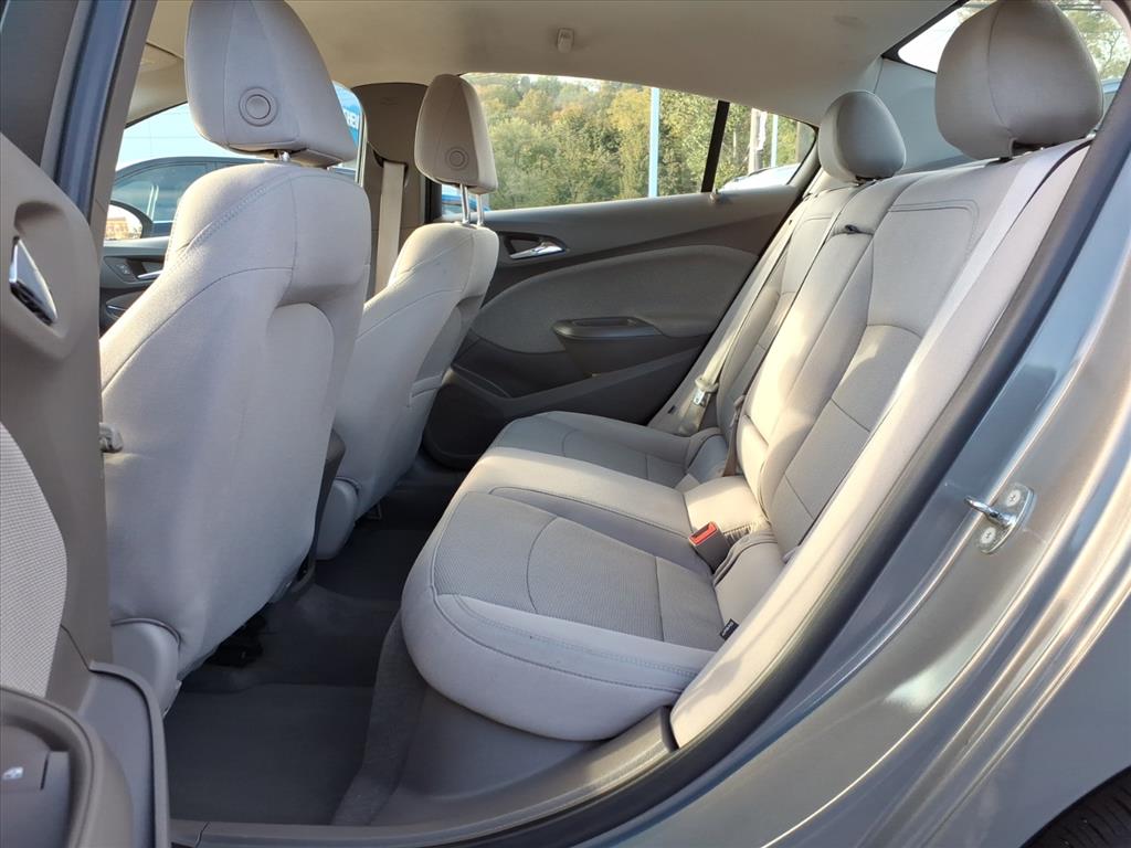 2018 Chevrolet Cruze LT Image 7 of 20