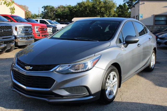 2018 Chevrolet Cruze LT Image 1 of 41