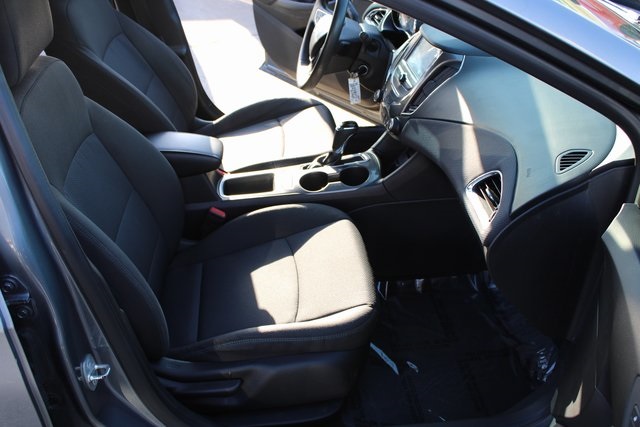 2018 Chevrolet Cruze LT Image 13 of 41