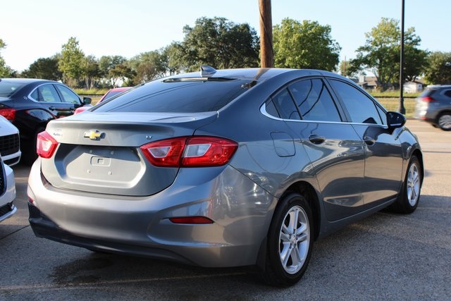 2018 Chevrolet Cruze LT Image 5 of 41