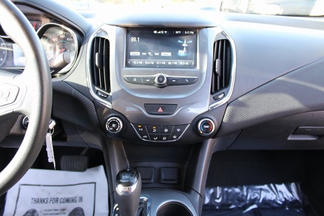 2018 Chevrolet Cruze LT Image 35 of 41