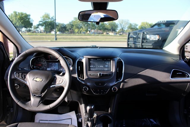 2018 Chevrolet Cruze LT Image 18 of 41