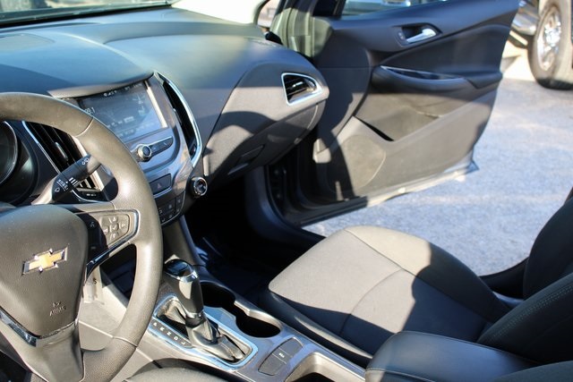 2018 Chevrolet Cruze LT Image 38 of 41