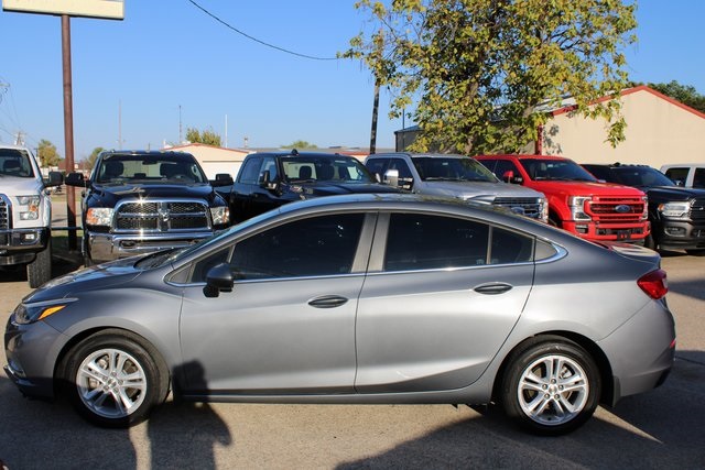2018 Chevrolet Cruze LT Image 8 of 41