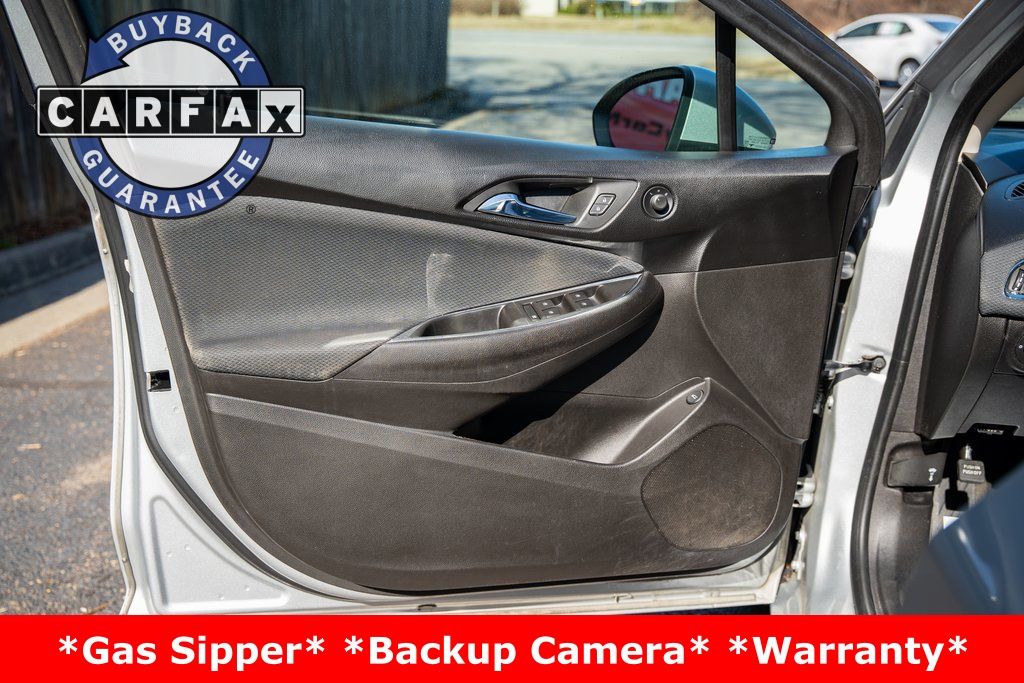 Vehicle image 13 of 27