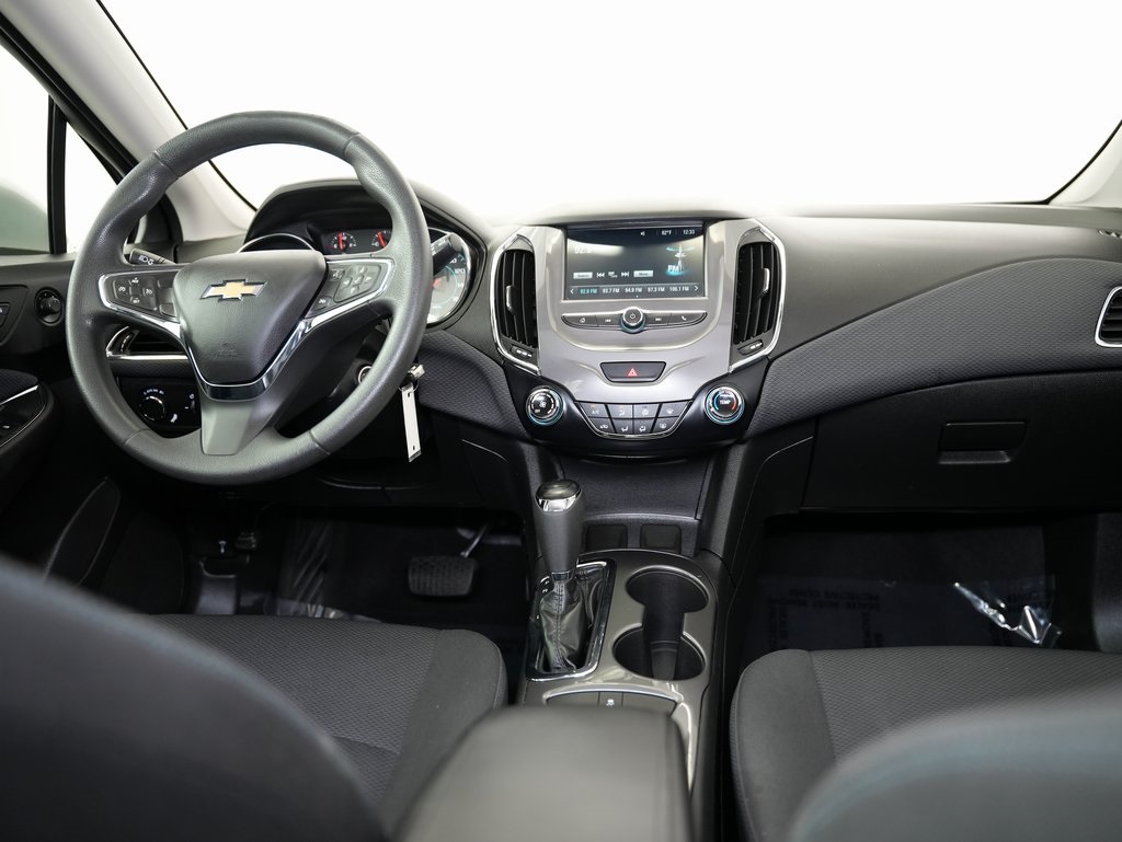 Vehicle image 11 of 58