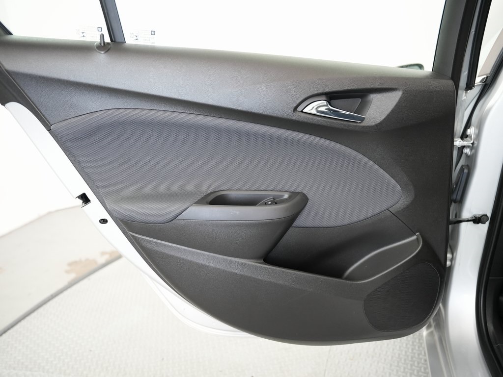 Vehicle image 10 of 58