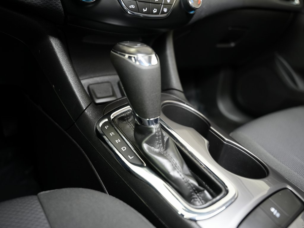 Vehicle image 21 of 58