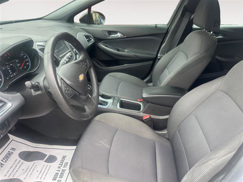 Vehicle image 8 of 14
