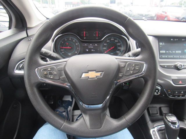 2018 Chevrolet Cruze LT Image 21 of 33
