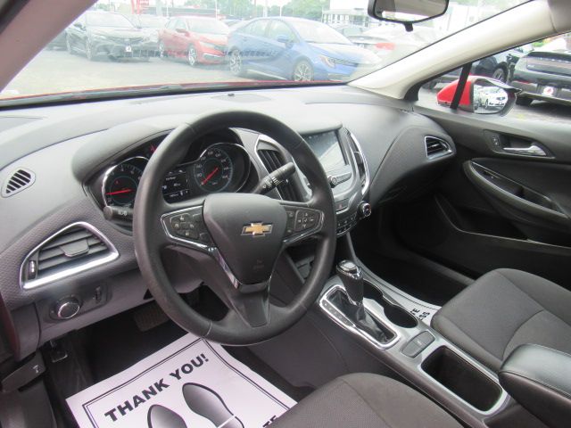 2018 Chevrolet Cruze LT Image 12 of 33