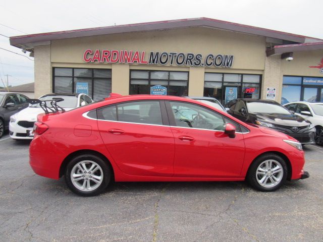 2018 Chevrolet Cruze LT Image 4 of 33