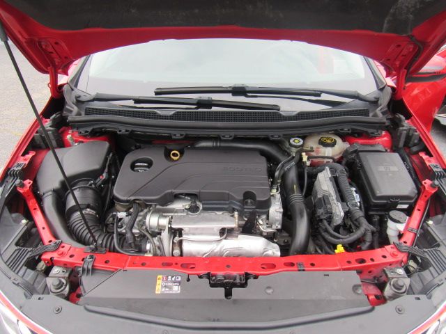 2018 Chevrolet Cruze LT Image 31 of 33