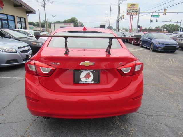 2018 Chevrolet Cruze LT Image 6 of 33