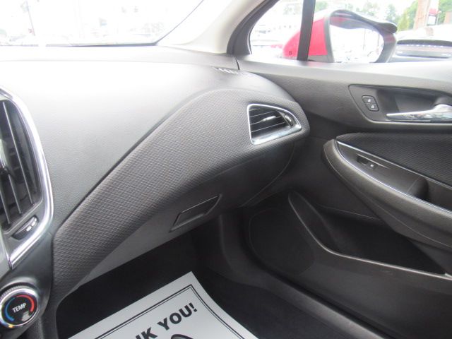 2018 Chevrolet Cruze LT Image 15 of 33