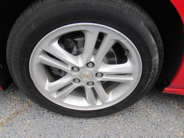 2018 Chevrolet Cruze LT Image 30 of 33