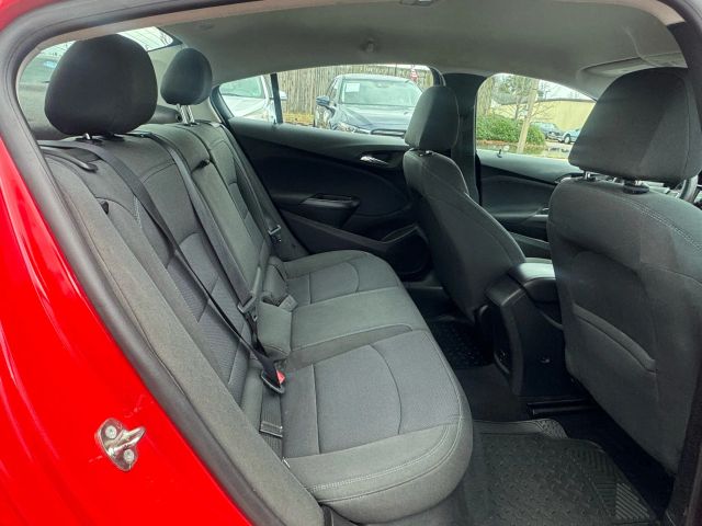 2018 Chevrolet Cruze LT Image 13 of 21