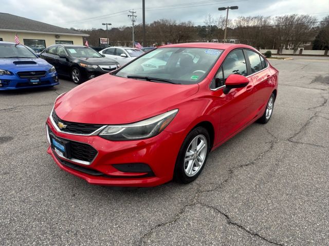 2018 Chevrolet Cruze LT Image 2 of 21