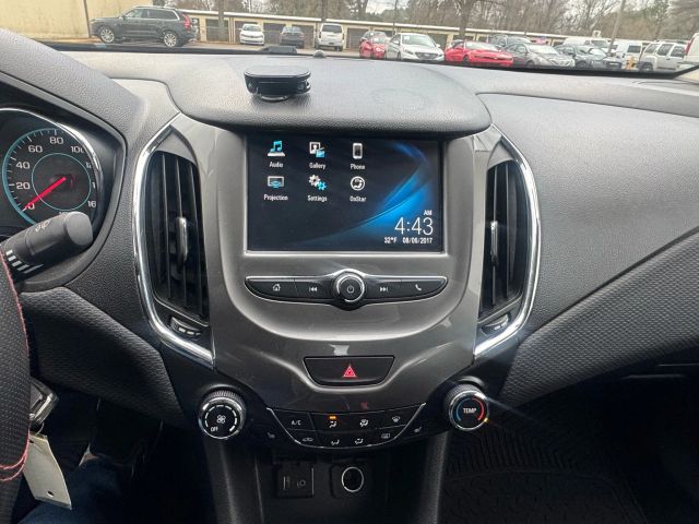 2018 Chevrolet Cruze LT Image 18 of 21