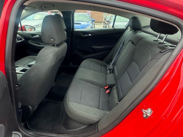 2018 Chevrolet Cruze LT Image 15 of 21