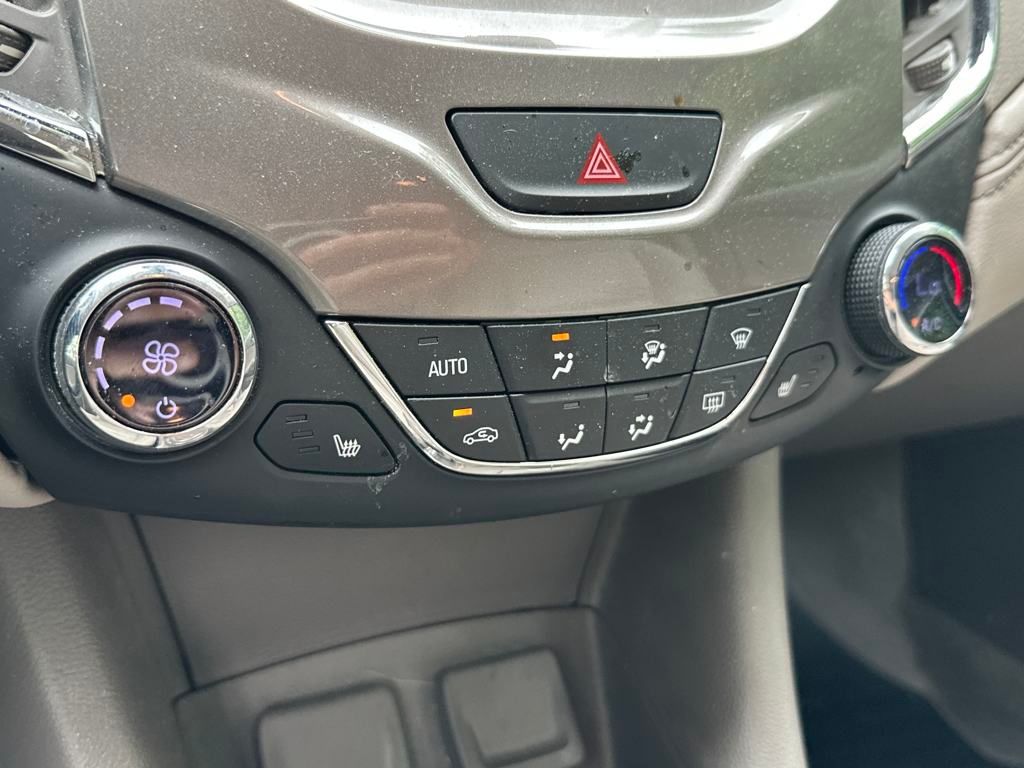 Vehicle image 21 of 22