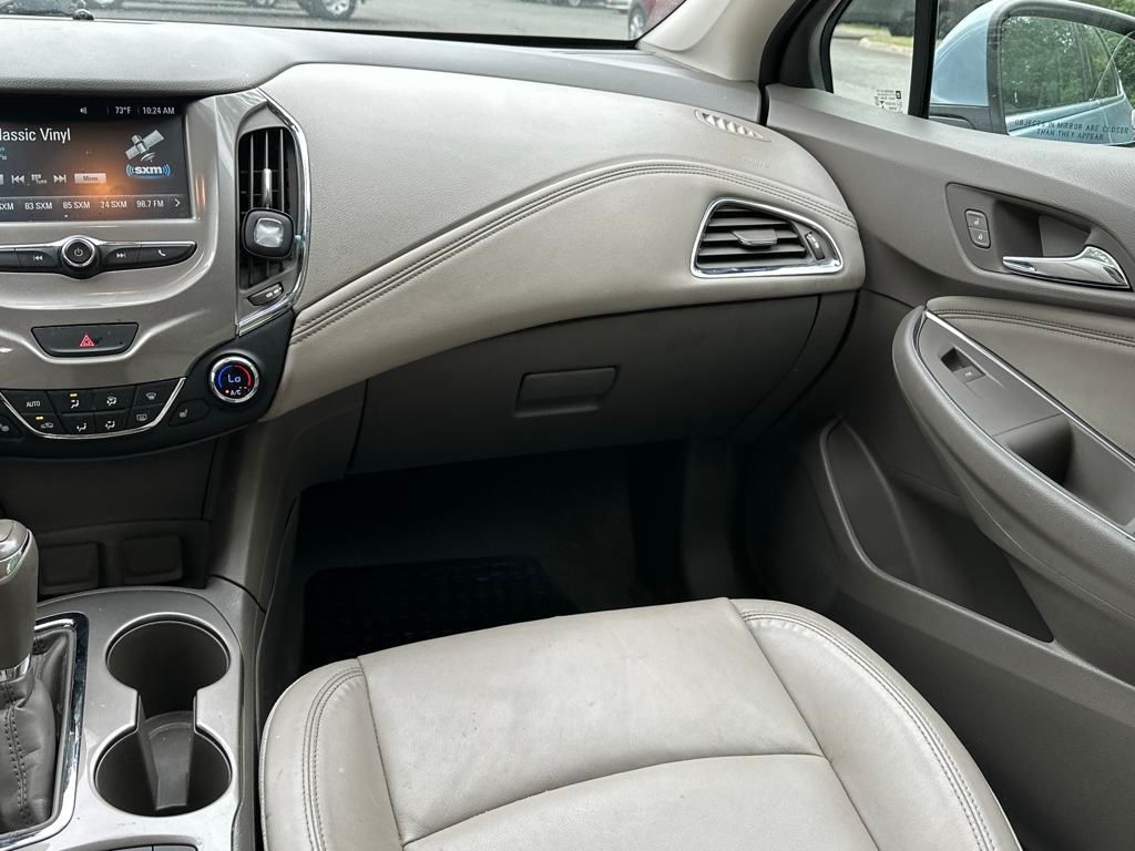 Vehicle image 19 of 22