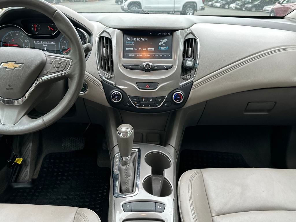 Vehicle image 12 of 22