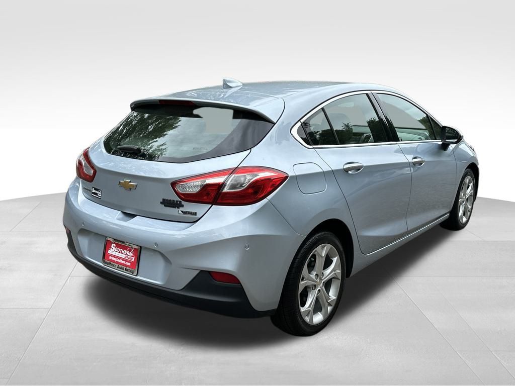 Vehicle image 5 of 22