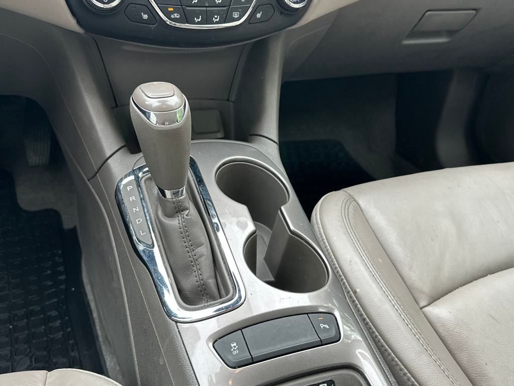 Vehicle image 15 of 22