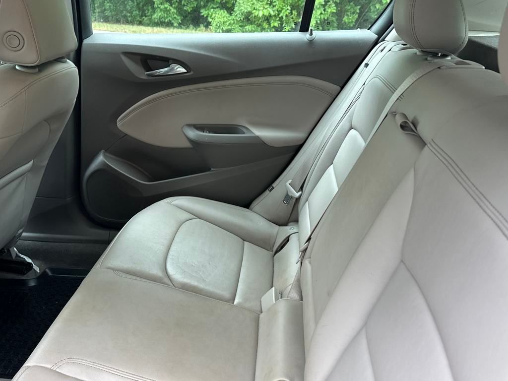Vehicle image 9 of 22