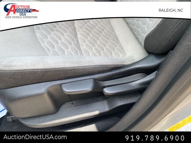 Vehicle image 20 of 37