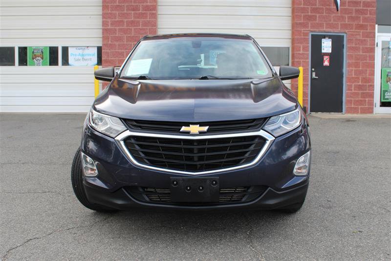 2018 Chevrolet Equinox LS Image 2 of 25