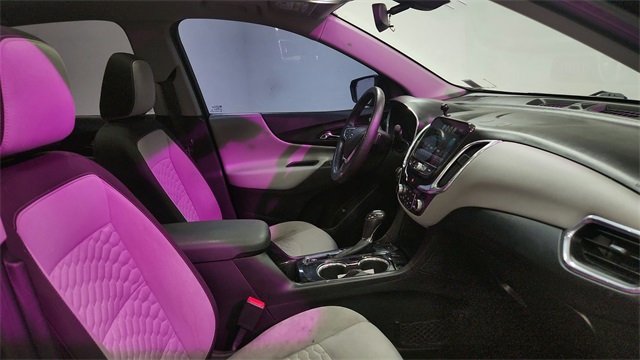 Vehicle image 24 of 27