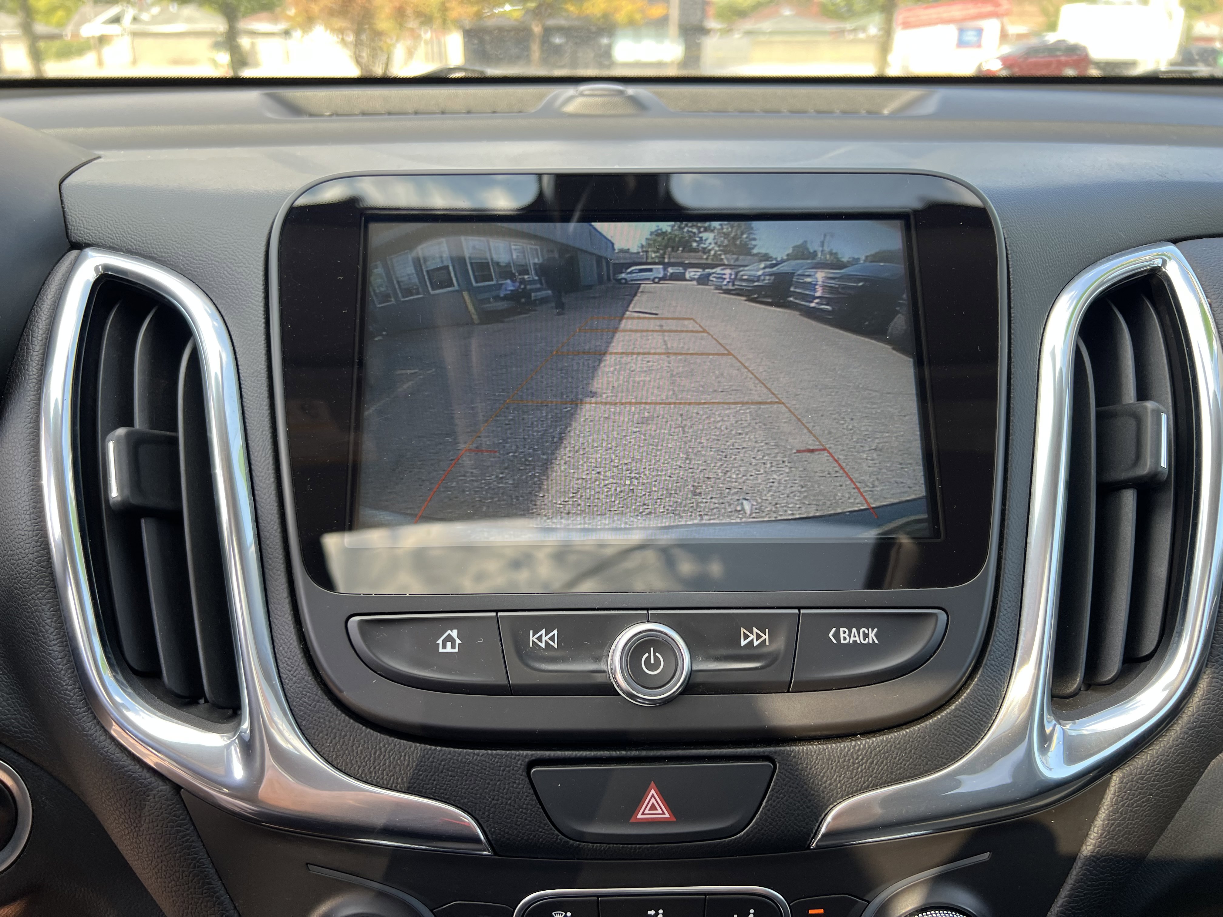 2018 Chevrolet Equinox LT Image 18 of 32