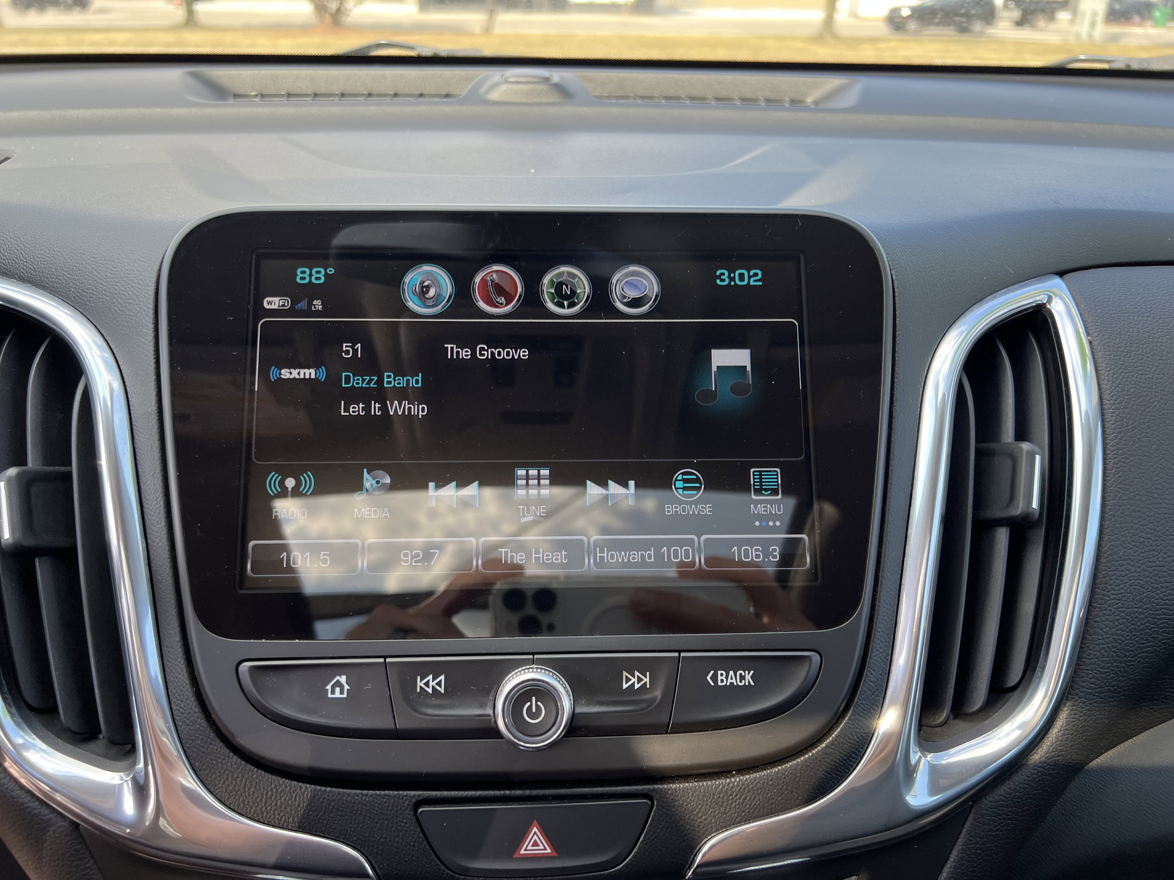 2018 Chevrolet Equinox LT Image 17 of 32