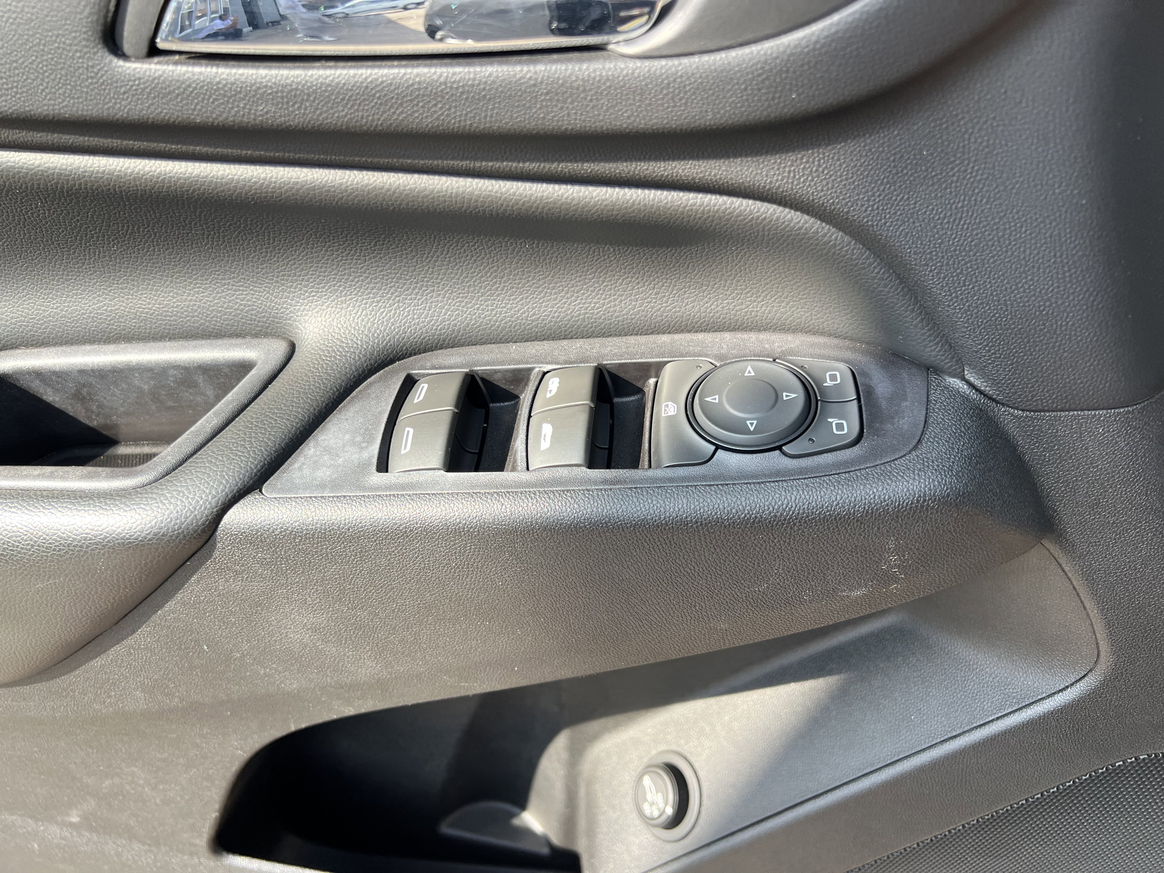 2018 Chevrolet Equinox LT Image 19 of 32