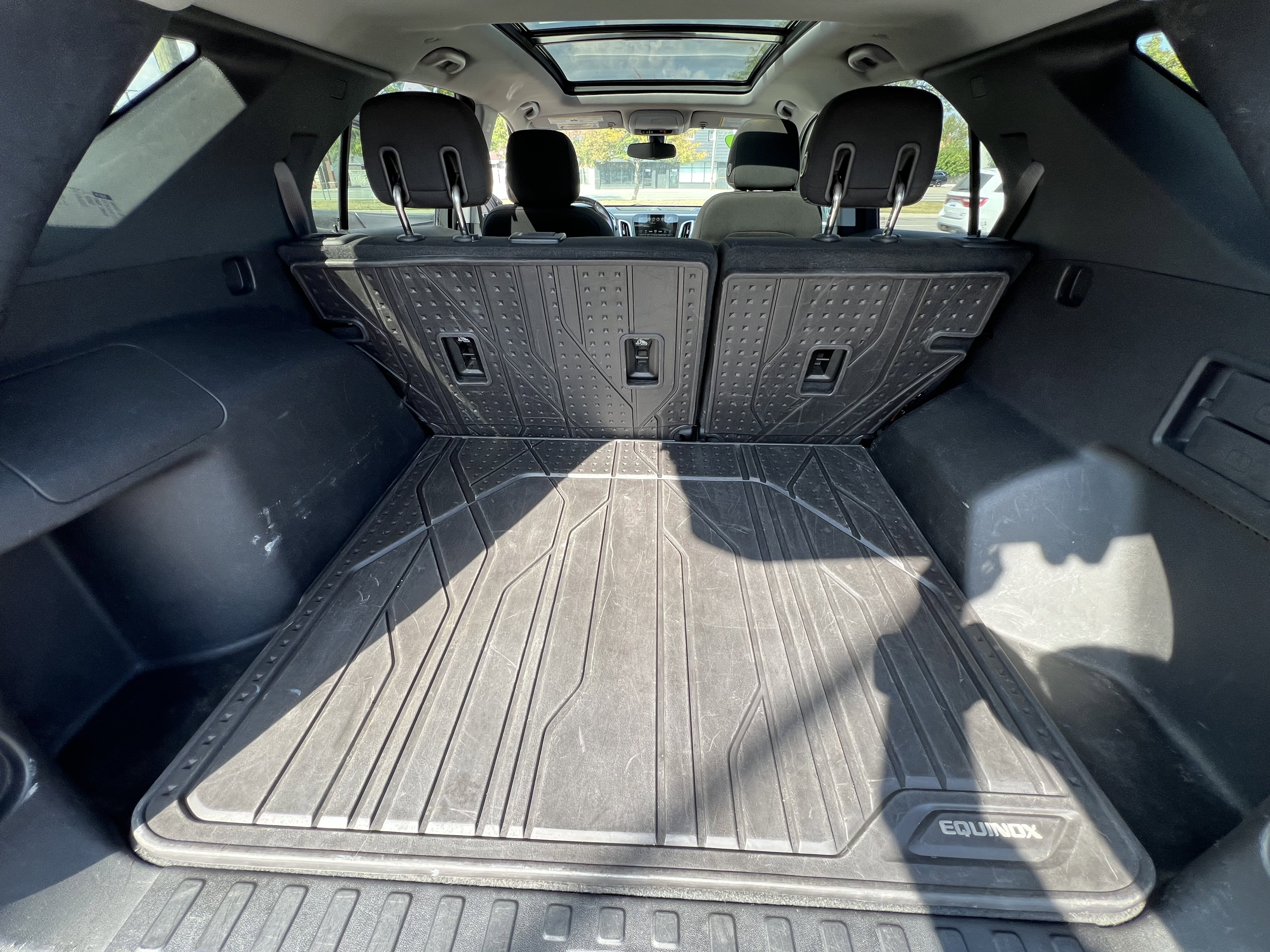 2018 Chevrolet Equinox LT Image 10 of 32