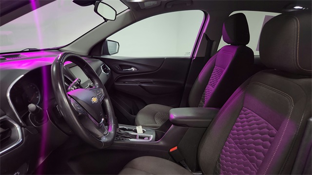 Vehicle image 10 of 25