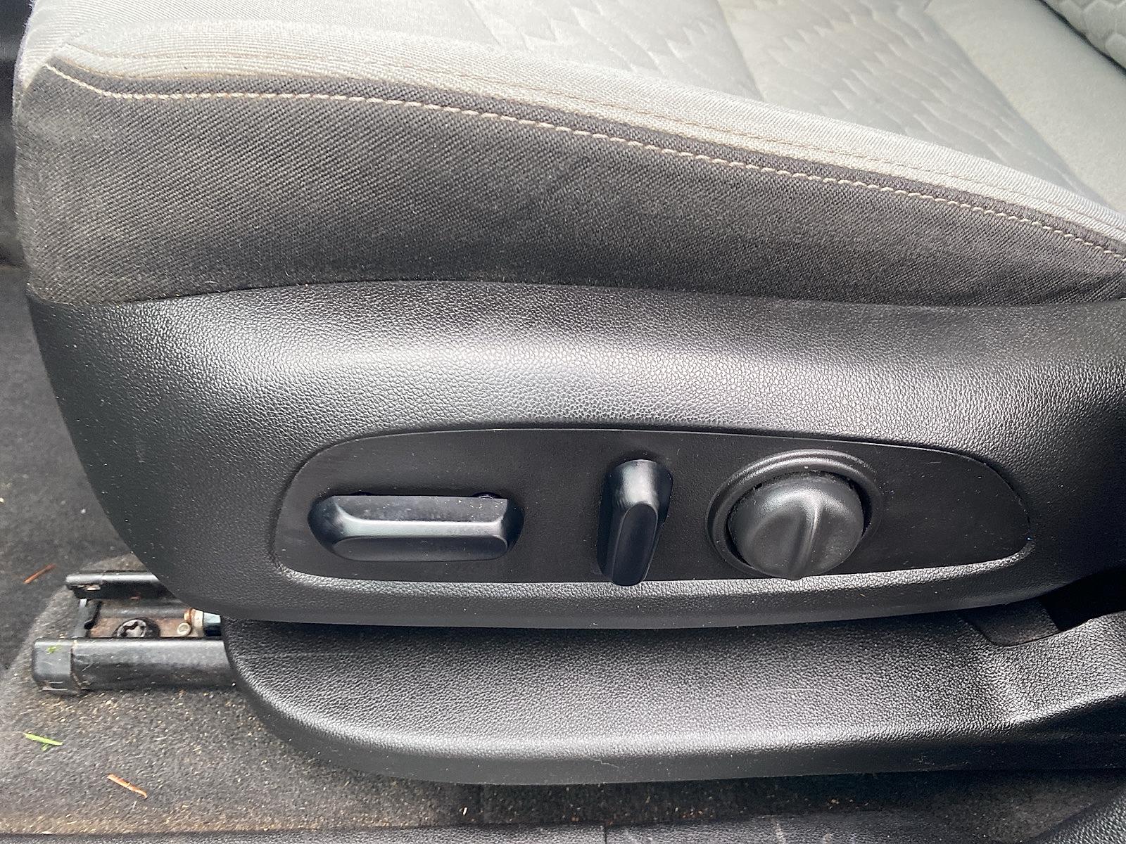 Vehicle image 25 of 26
