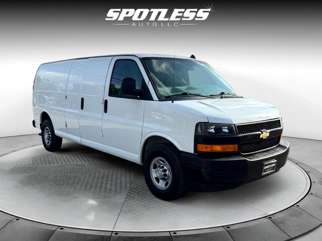 Vehicle image 4 of 27