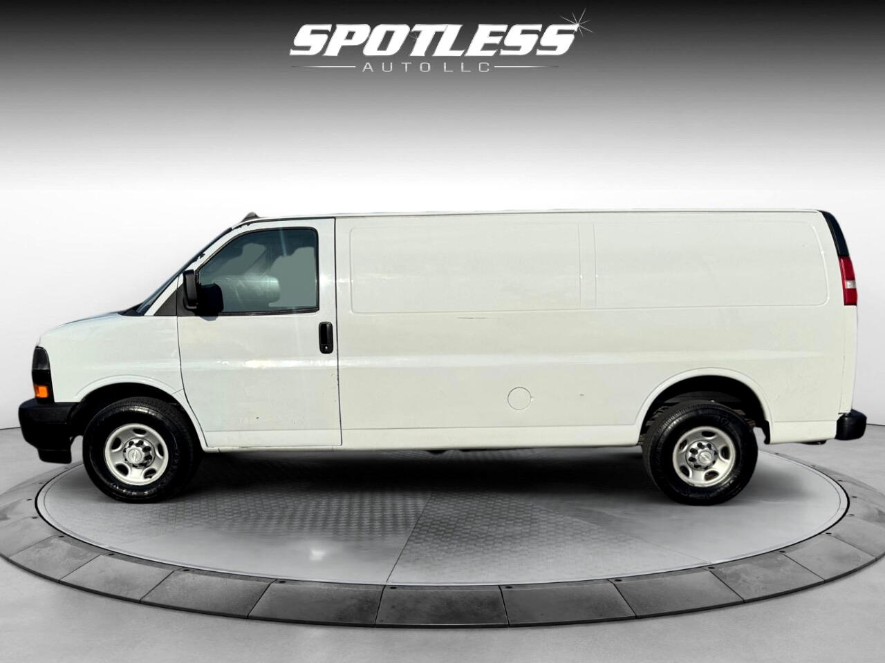 Vehicle image 10 of 27