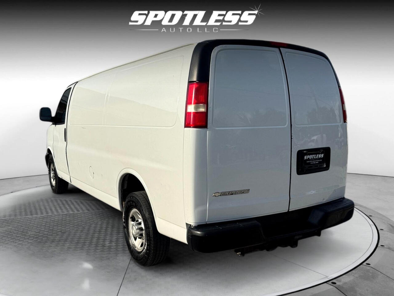 Vehicle image 9 of 27