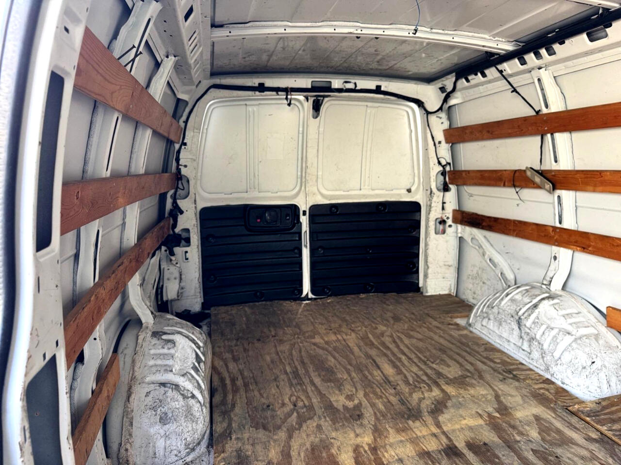 Vehicle image 26 of 27