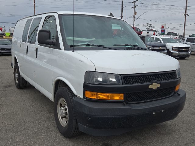 2018 Chevrolet Express Base Image 3 of 5