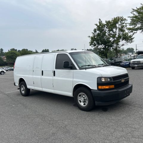 2018 Chevrolet Express Base Image 2 of 6