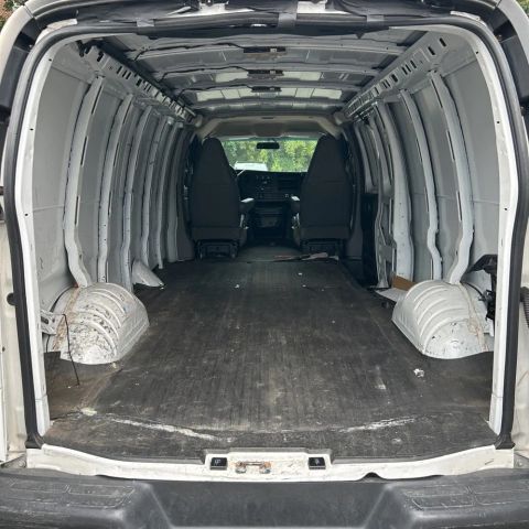 2018 Chevrolet Express Base Image 5 of 6