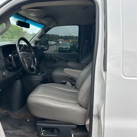 2018 Chevrolet Express Base Image 6 of 6