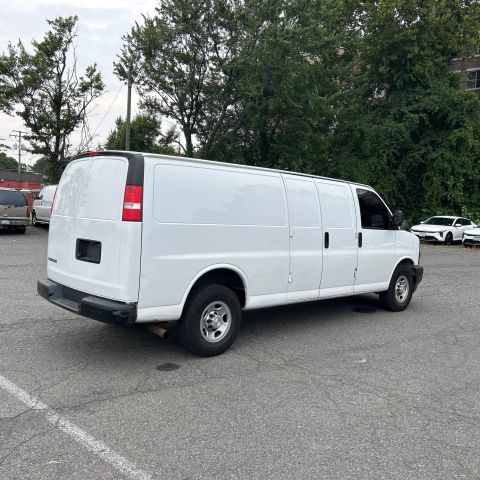2018 Chevrolet Express Base Image 3 of 6