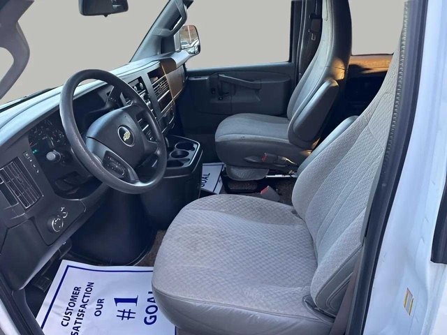 Vehicle image 5 of 24