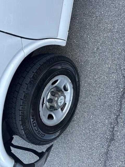 Vehicle image 23 of 24